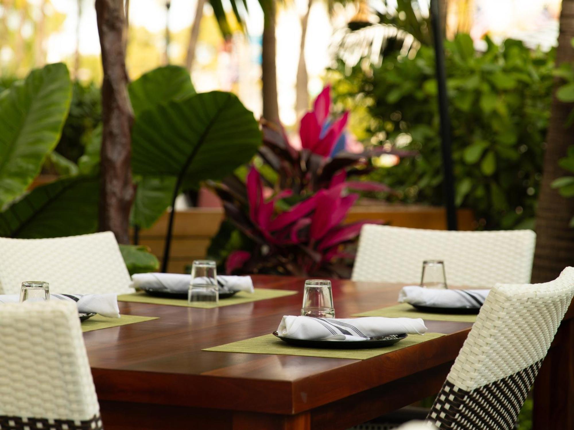 Kimpton Angler'S Hotel South Beach By Ihg Miami Beach Exterior foto The Deck at Island Shores